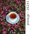 花とカップ　16