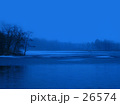 暮れてゆく降雪の大沼