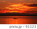 素材ナンバー 91123 : 「夕日とカヌー」