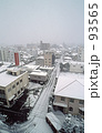 雪のふる街