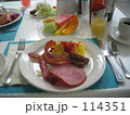 朝食