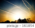 Contrail that queues up