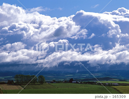 「雲の乱舞」の写真素材