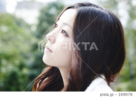 「女性 大学生・専門学生 」の写真素材