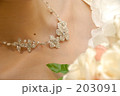 花のネックレス
