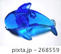 イルカの置き物