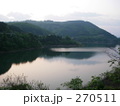 夕暮れの湖畔
