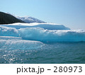 透明感のある氷山
