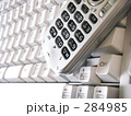 携帯電話とキーボード