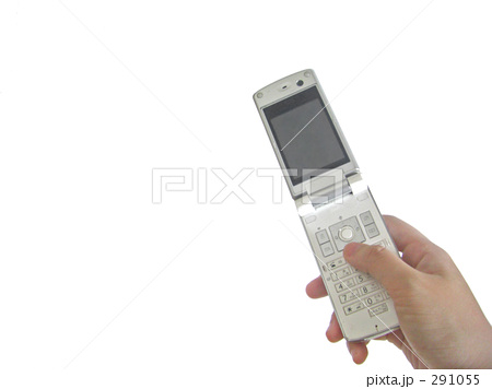 携帯電話を持つ手