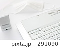ノートＰＣとビジネス小物　花粉症　マスク