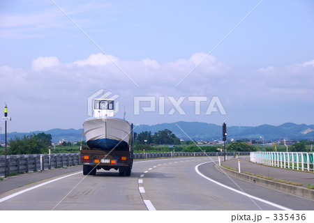 「runaway」の写真素材