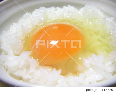「玉子かけご飯」の写真素材