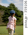 公園で遊ぶ子供