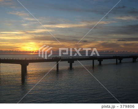 「橋 海 穏やか 海面 癒し 」の写真素材