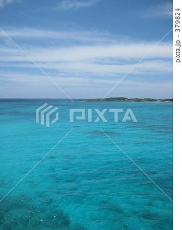 「宮古島 海 まぶしい 爽快 」の写真素材