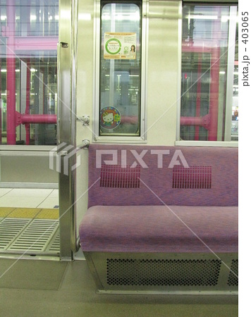 誰もいない電車の車内 誰もいない電車の車内