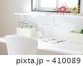 素材ナンバー 410089 : 「こども部屋の机」