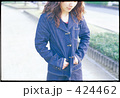素材ナンバー 424462 : 「女性 公園」