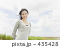 爽やかな笑顔の女性 435428