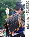 弓を持つ若武者