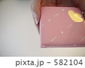 582104