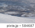 584687