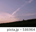 サイクリストと飛行機雲