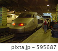 595687