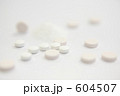 604507