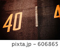 606865
