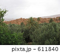 611840