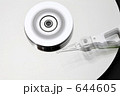 回転するハードディスク 