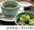 サラダとオニオンスープ。
