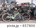 657800
