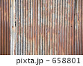 658801