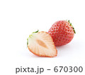 670300