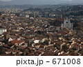 671008