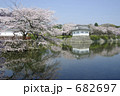小田原城址公園の桜と二の丸隅櫓