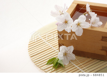 枡酒と桜