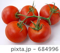 5個のトマト