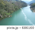 春風になでられ帯をとく　浮いた花びら　花いかだ　＃１