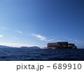 軍艦島を船からみる