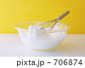 ボウルと泡だて器