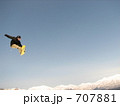 707881