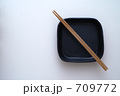 箸と黒い器