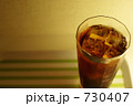 氷の浮かぶ飲み物