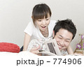 774906