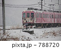 伊賀鉄道のペイント列車　ピンクの忍者