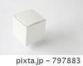 797883